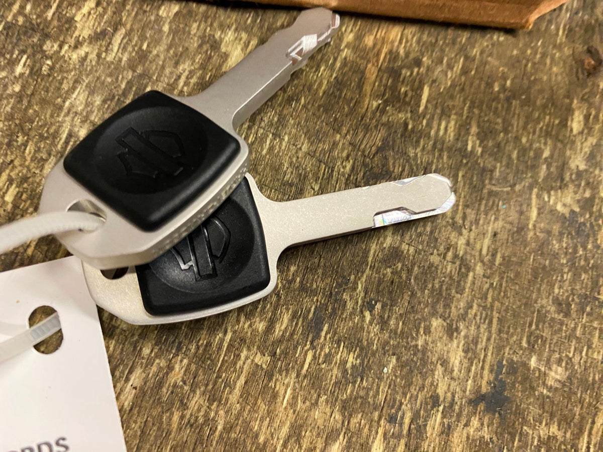 OEM Harley Davidson Ignition Side Cut Blade Key Set Fat Boy