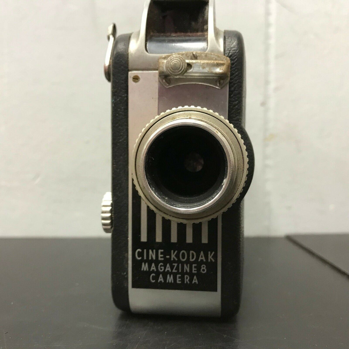 VINTAGE CINE KODAK MAGAZINE CAMERA 1940'S 8MM W/LEATHER CASE