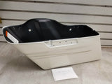 Lower Left Saddlebag 2009 FLTRSE Bonneville Salt Pearl Screamin Eagle Road Glide