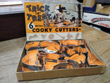 Vtg 6 Piece Tric or Treat Cooky Cookie Cutters Halloween Holiday Metal Orig Box!