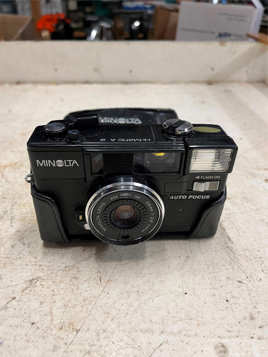 vtg Minolta Hi-matic af2 35mm point and shoot compact film camera