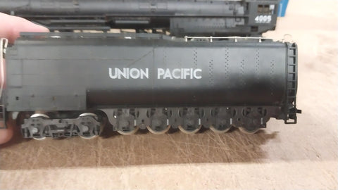 Rivarossi HO Union Pacific Big Boy Locomotive & Tender outlets 4005 For Parts