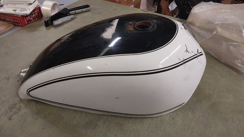 GAS FUEL PETROL TANK KAWASAKI KZ 1000 1100 CLEAN INSIDE ORIG PAINT