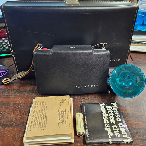 VTG Polaroid Land Camera 100 w/Case Flash Manual Photography Collectible Vintage