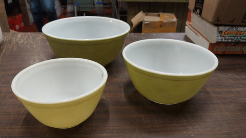 Vintage Pyrex Set of 3 Mixing Bowls Ovenware #401 402 403 Made in USA Kitchen