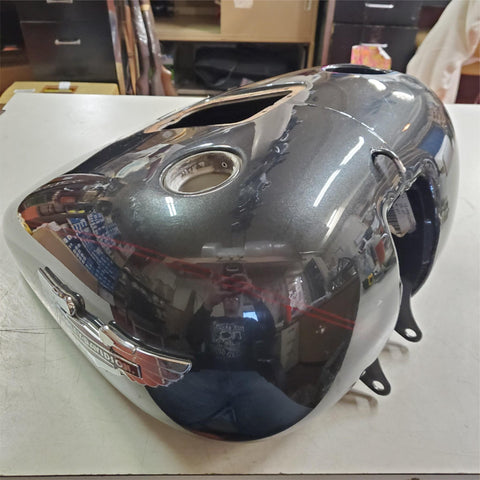 Harley 5 Gallon 2008-2010 HERITAG SOFTAIL Class FATBOY Fuel Black Pearl 61625-08