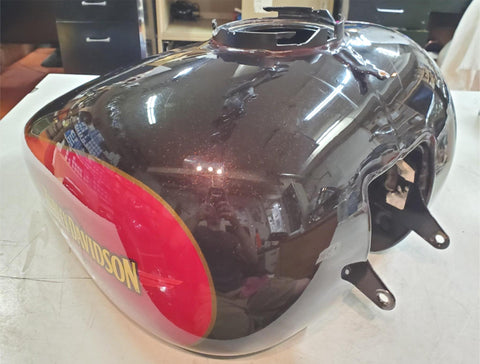 2011 Harley FLHX Street Glide Ember Red Merlot Sunglo Pale Gold Stripe Fuel Tank