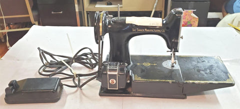 VTG 110-120 V 1949 Singer MFG Co Sewing Machine Featherweight # AJ224633 Works!!