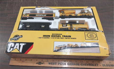 2009 CAT Caterpillar Motorized Iron Diesel Train Set Battery Operated 8Ft Oval