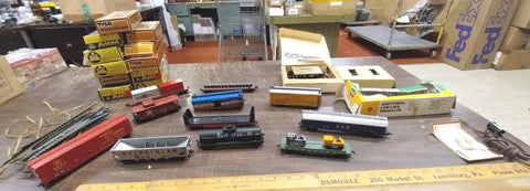 14 Piece Train Lot Tyco Tracks Transformer Tree Used Repair Parts Carts Scenery