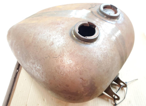 New Mustang & Axed Gas fuel Tank Harley 1979-1981 Sportster 4.2 gallon dual cap