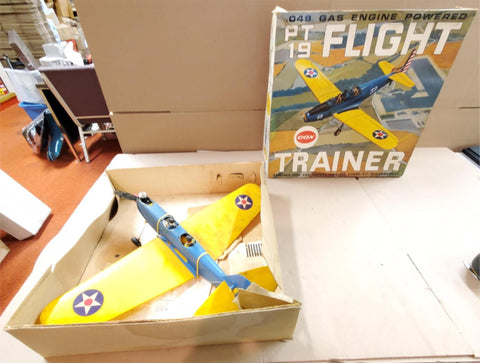 Vtg Cox PT-19 Flight Trainer Airplane Gas Engine Powered Plane Tether Model!