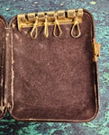 VINTAGE 1950'S BUXTON KEY-TAINER LADIES CLAMSHELL LEATHER KEY WALLET DARK BROWN