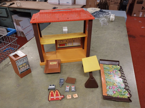 Vtg 1982 Barbie Mcdonalds Restaurant Play Set Toy Dining Big Mac Food Plastic