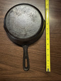 Unmarked vintage Wagner Ware cast iron skillet