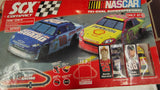 SCX Compact NASCAR Tri-Oval Superspeedway 1:43 Slot Car Racing Set 31650 Complet