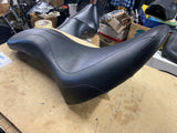 Day Tripper Seat Mustang Harley 00-06 Softail Heritage Fatboy Std Tire Low Profi