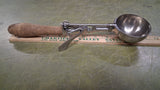 VTG Antique Gilchrist No. 31 Wood Handled Ice Cream Scoop Size 12