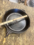 Vintage Cast Iron Skillet No. 5 Heat Ring Double Pour Spouts Round 10" 27cm wood