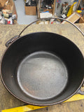 cast iron Dutch oven bail handle 5 Qt High dome lid Flat bottom Pan Pot Kitchenw