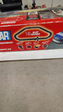 SCX Compact NASCAR Tri-Oval Superspeedway 1:43 Slot Car Racing Set 31650 Complet
