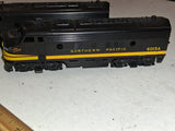 Kato Athearn HO Northern Pacific F7 Diesel 3-Unit Set Powered B Unit ABA Consis
