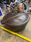 cast iron Dutch oven bail handle 5 Qt High dome lid Flat bottom Pan Pot Kitchenw