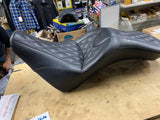 Saddlemen Roadsofa LS Step Seat Harley 18^ Heritage Softail Deluxe FLHC FLSL FLD