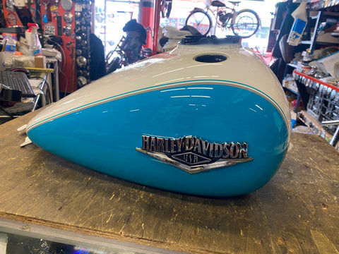 Gas Tank Crushed Ice Frosted Teal Pearl Harley FLHRC Road King Classic 2016 08^