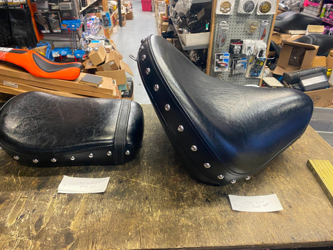 OEM Stock seat yamaha 1100 vstar Studs Drivers Passenger Factory Nice!