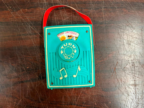 Vintage 1966 FISHER PRICE TOYS MUSIC BOX POCKET RADIO “Frere Jacques”