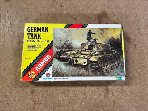 1/72 scale AHM Kit German Tank Pz. Kpfw. III AUSF Kit 1974 Vintage