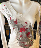 HOT LEATHERS LADIES SMALL WHITE LONG SLEEVE TSHIRT V-NECK ROSES/SKULL PRINT
