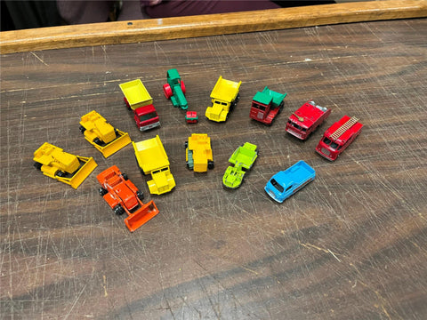 Vtg England Lot of 13 Matchbox Construction Vehicles & Cars Bulldozer Dump truck