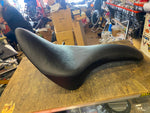 SANTEE SMOOTH LOW PROFILE SEAT BADLANDER HARLEY SOFTAIL 2000-06  FATBOY HERITAGE