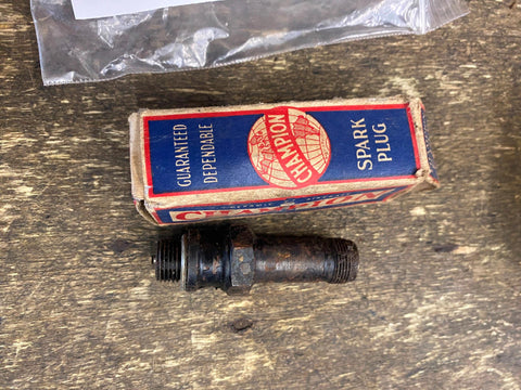 Vtg NOS C10S Champion Ceramic Aircraft Airplane Spark Plug Shielded NIB!