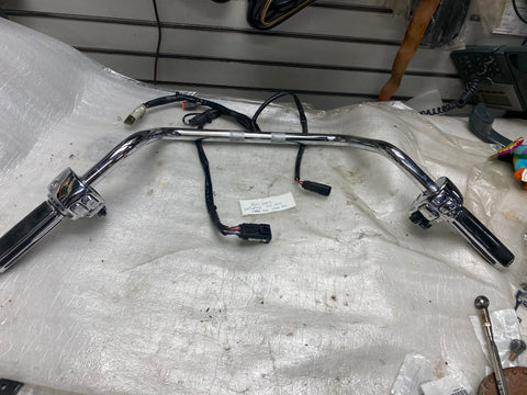 CVO Chrome Switch boxes Heated Grips Chrome handlebars Wired Radio Harley GLIDE!