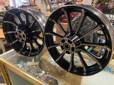Custom CVO Mag Wheels 5.5x16 3x17 Black Chrome 2009^ Harley Touring FLH Glide