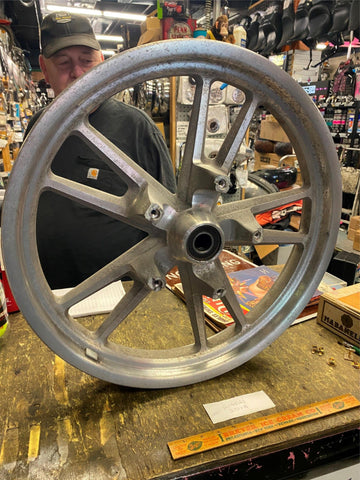 OEM Harley Dyna Superglide Front Mag Wheel Switchblade 2.5x19 25m FXD Street Bob