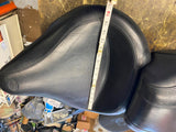 Mustang Wide Vintage Seat Harley Softail Heritage Fatboy 2000-06 FLST FXST Touri
