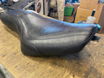 Mustang Day Tripper Seat Harley Sportster 883c 1200c Custom 4.5 Tank 76375 2004^