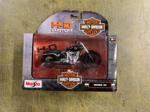 Maisto Harley Davidson Motorcycles 1/18 Scale Series 35 2016 Breakout