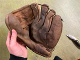 Vintage 1960s Made In USA Wilson A231 Right Handed Baseball Glove Mitt