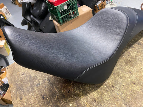 Danny Gray badlander seat Harley Softail Notalgia Heritage 2006-07 FLSTC FLSTN