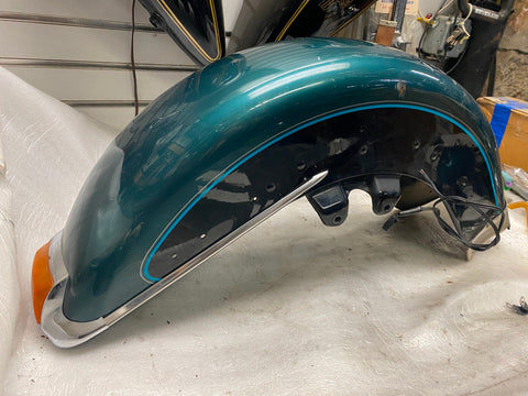 OEM Harley Front Fender W Trim Harley Ultra classic Touring Road King FLH 2002