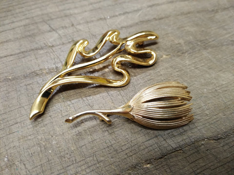 Vtg 2 Piece Jewelry Brooch Pin Lot Crown Trifari and Trifari Gold Tone Very Nice