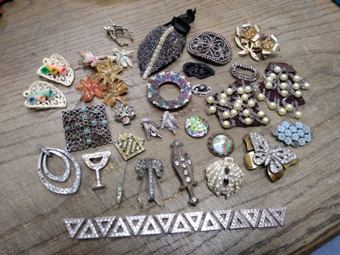 Vtg 30+ Piece Jewelry Parts/Scrap Lot Stick Pins Brooches Earrings Rhinestones