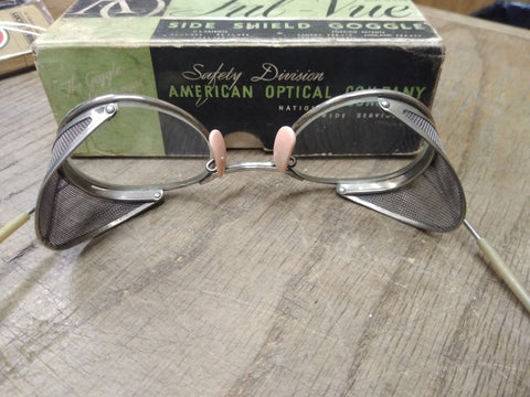 Vtg AO American Optical Ful Vue Side Shield Safety Goggles