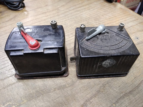 Vtg 2 Pc Lot Lionel Type 1012, 1010 Multi Volt O Gauge Train Transformers 35 W
