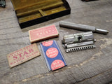 Vtg Valet Auto Strop Single Edge Safety Razor w/Tin Box & Blades Made In NY USA